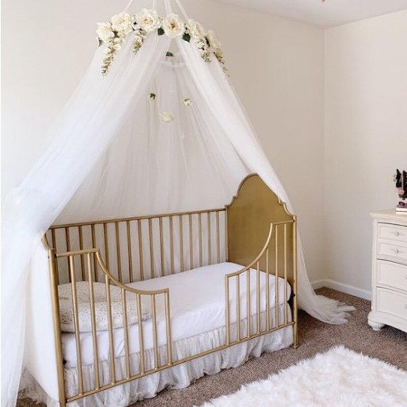 Ciel de lit de bébé - Rose poudré et blanc